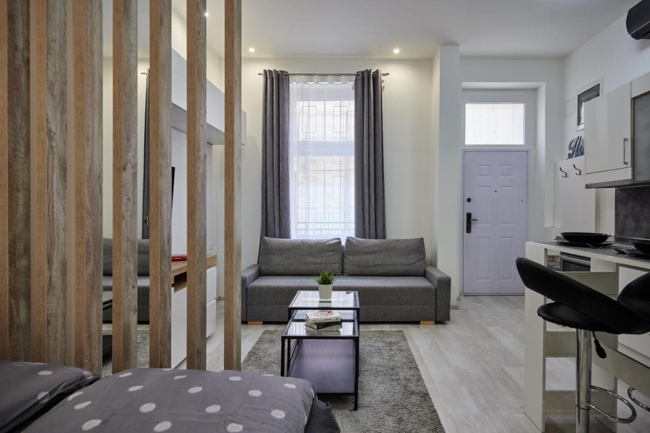 Cozy Little Apartment In Downtown บูดาเปสต์ ภายนอก รูปภาพ