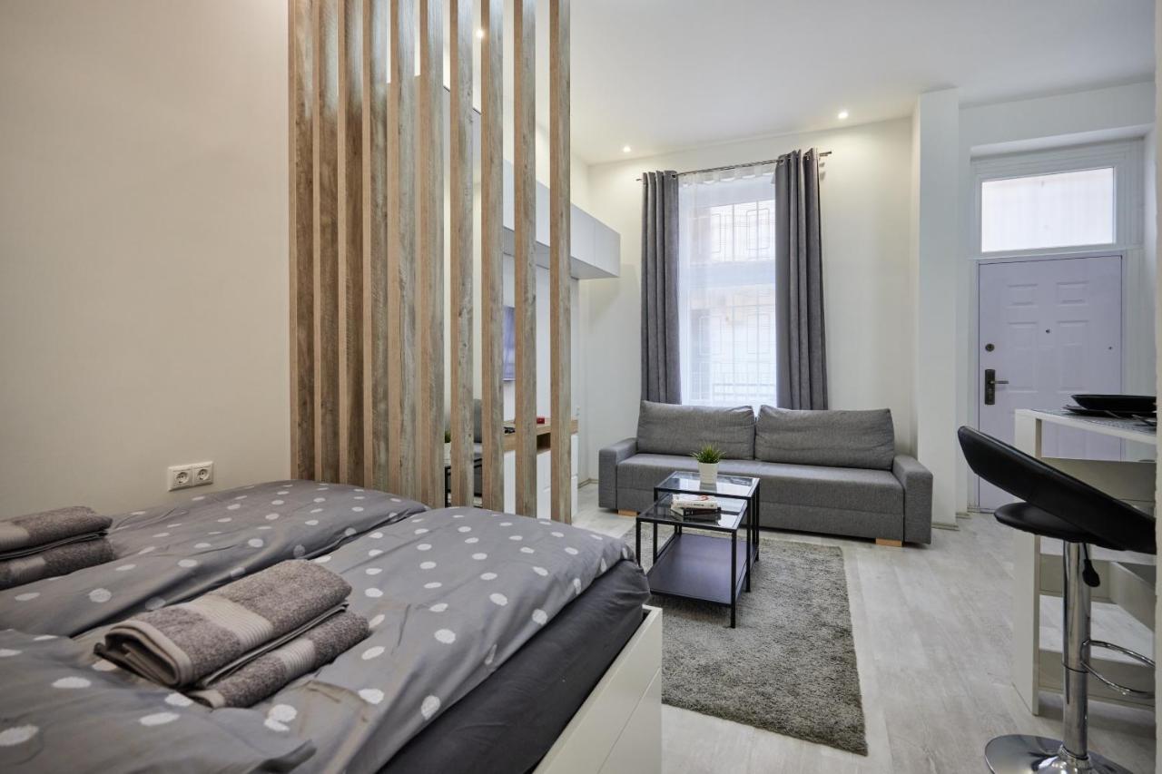Cozy Little Apartment In Downtown บูดาเปสต์ ภายนอก รูปภาพ