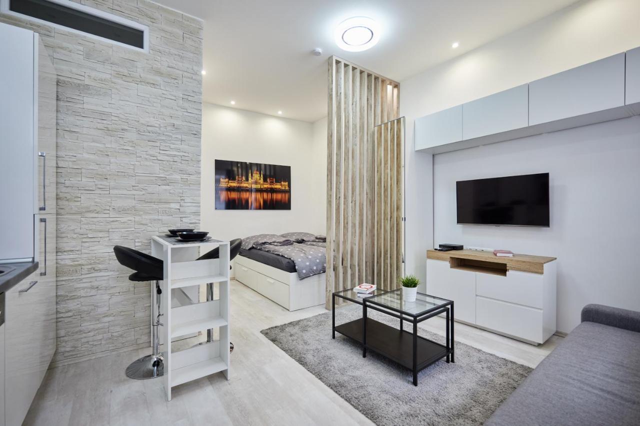 Cozy Little Apartment In Downtown บูดาเปสต์ ภายนอก รูปภาพ