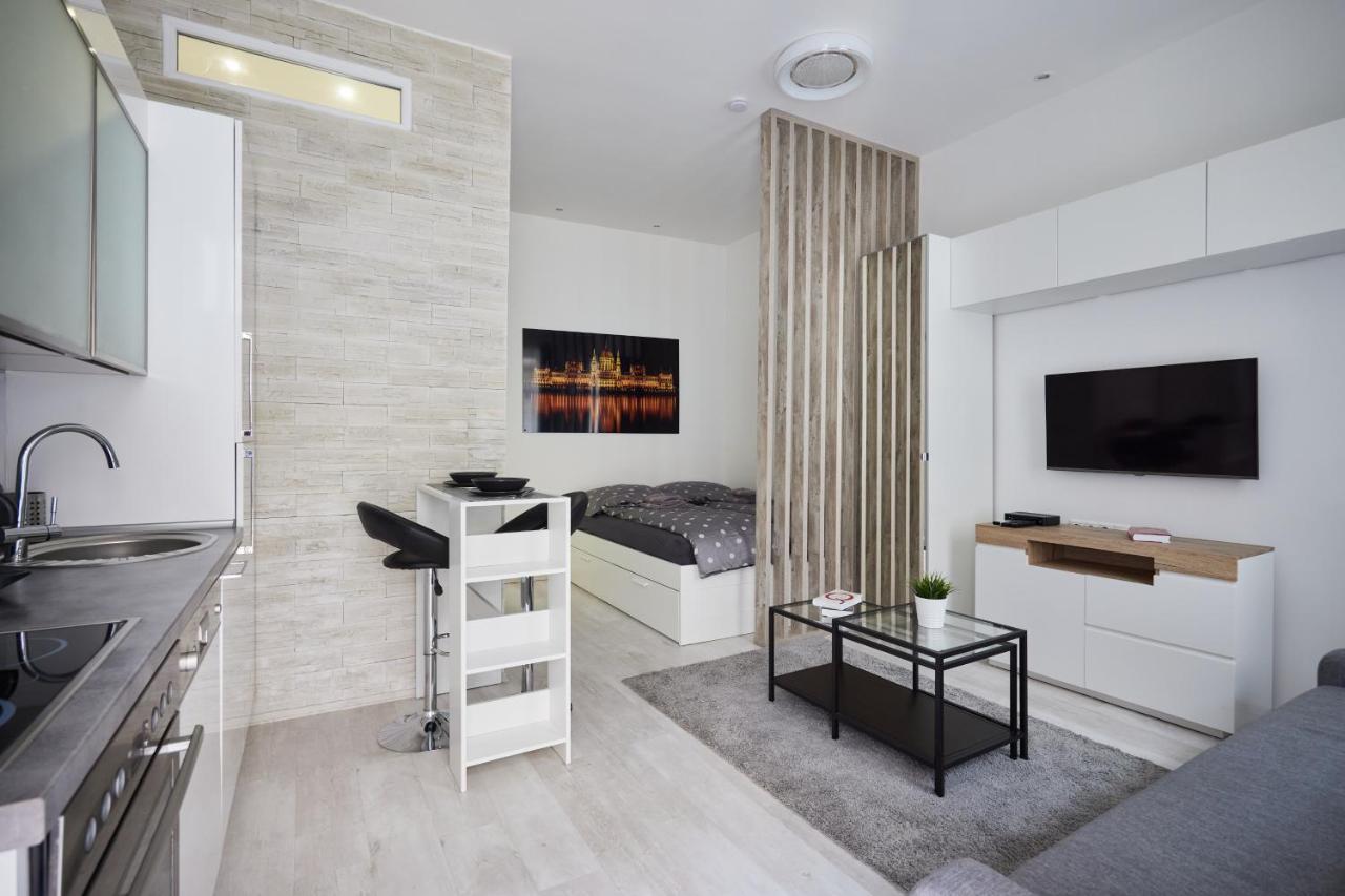 Cozy Little Apartment In Downtown บูดาเปสต์ ภายนอก รูปภาพ